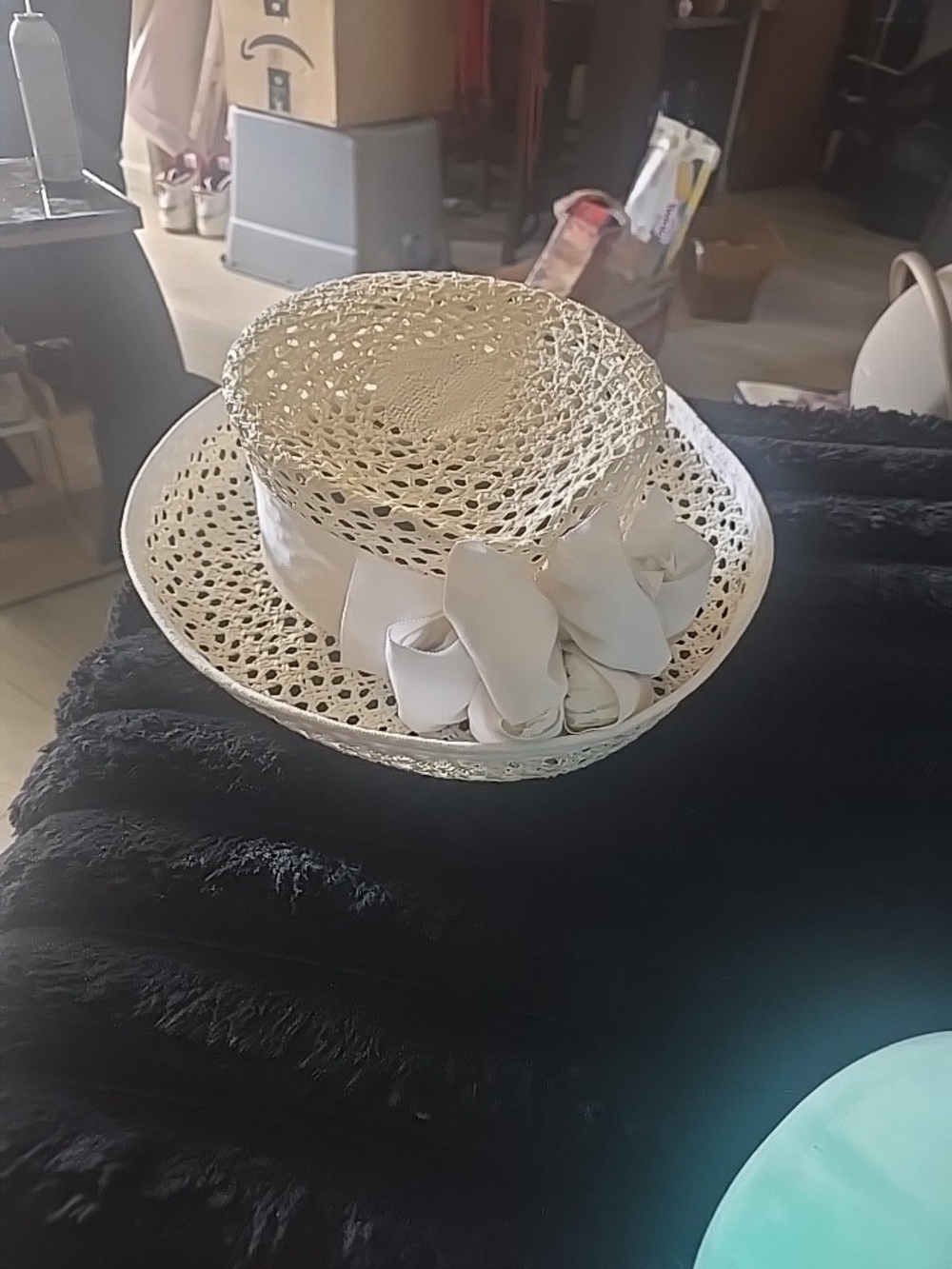 Eric Javits White Woven Straw Sun Hat with Logo Tag - Picture 2 of 9
